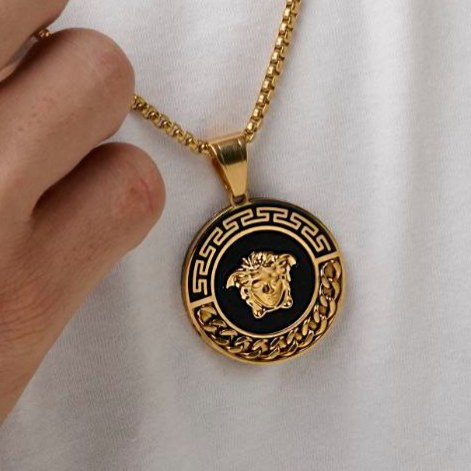 گردنبند های اسپرت طرح ورساچه Versace نگین کاری شده رنگ ثابت کد zsm (پس کرایه)