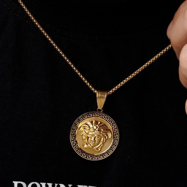 گردنبند های اسپرت طرح ورساچه Versace نگین کاری شده رنگ ثابت کد zsm (پس کرایه)