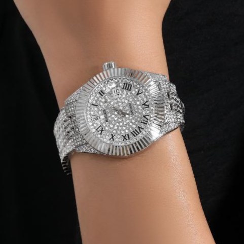 ساعت مچی زنانه طرح رولکس Rolex قفل پروانه ای نگین کار شده تقویم دار رنگ ثابت  کد zmp (پس کرایه)