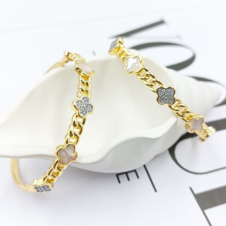 دستبند زنانه طرح ونکلیف VanCleef و کارتیه Cartier نگین کاری شده فری سایز freesize رنگ ثابت کد zmp (پس کرایه)