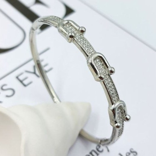 دستبند زنانه طرح تیفانی Tiffany نگین کاری شده فری سایز freesize رنگ ثابت کد zmp (پس کرایه)