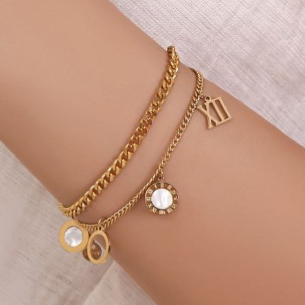 دستبند زنانه دولاین طرح ورساچه Versace،کارتیه Cartier،نگین کاری شده فری سایز freesize رنگ ثابت کد zmp (پس کرایه)