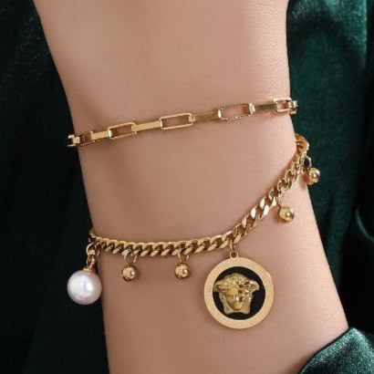دستبند زنانه دولاین طرح ورساچه Versace،کارتیه Cartier،نگین کاری شده فری سایز freesize رنگ ثابت کد zmp (پس کرایه)