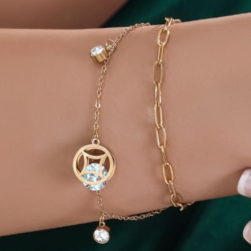 دستبند زنانه دولاین طرح ورساچه Versace،کارتیه Cartier،نگین کاری شده فری سایز freesize رنگ ثابت کد zmp (پس کرایه)