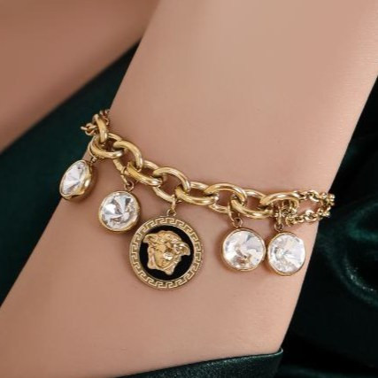 دستبند زنانه دولاین طرح ورساچه Versace،کارتیه Cartier،نگین کاری شده فری سایز freesize رنگ ثابت کد zmp (پس کرایه)