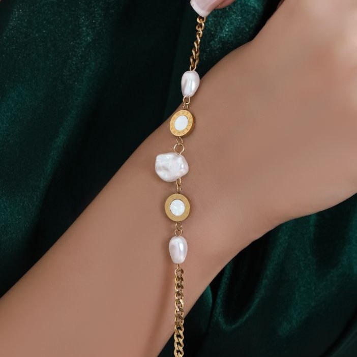 دستبند زنانه طرح ورساچه Versace و کارتیه Cartier فری سایز freesize رنگ ثابت کد zmp (پس کرایه)
