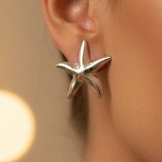 گوشواره زنانه مینیمال طرح ستاره دریایی سیلور رنگ کاملا ثابت کد zgy (پس کرایه)