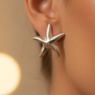 گوشواره زنانه مینیمال طرح ستاره دریایی سیلور رنگ کاملا ثابت کد zgy (پس کرایه)