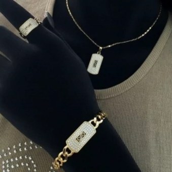 ست کامل زنانه مینیمال طرح کارتیه Cartier نگین کاری شده رنگ ثابت کد zsm (پس کرایه)