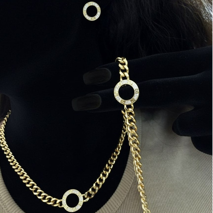 ست گردنبند و گوشواره و دستبند زنانه طرح کارتیه Cartier رنگ کاملا ثابت کد zsm (پس کرایه)