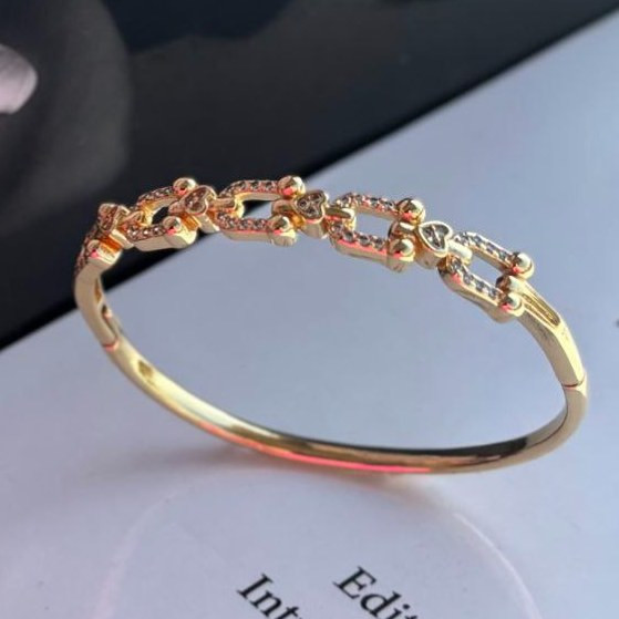 دستبند النگویی نگین دار زنانه طرح کارتیه Cartier فری سایز freesize رنگ ثابت کد sm (پس کرایه)