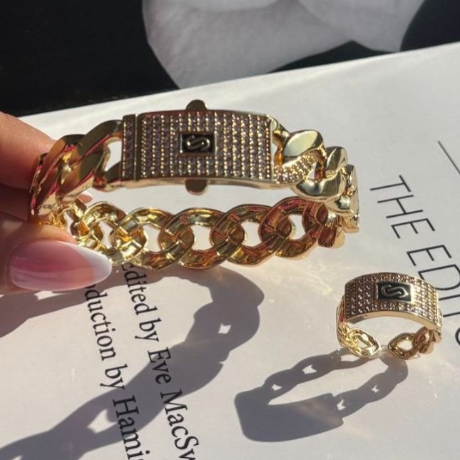 ست دستبند و انگشتر نگین دار زنانه طرح  کارتیه Cartier فری سایز freesize رنگ ثابت کد sm (پس کرایه)