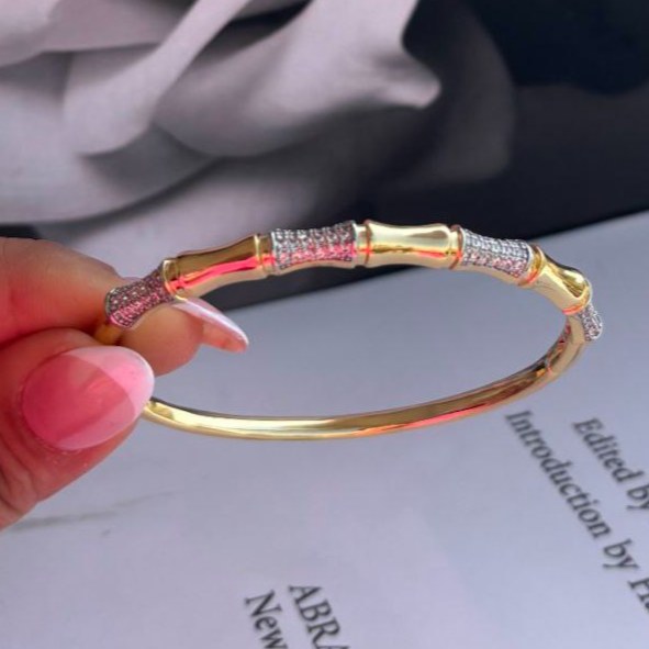 دستبند نگین دار زنانه طرح ونکلیف Van Cleef فری سایز freesize رنگ کاملا ثابت کد sm (پس کرایه)