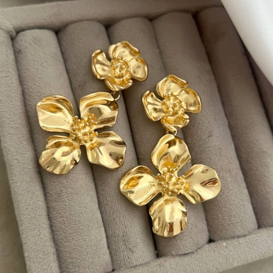گوشواره زنانه برجسته طرح گل بنفشه رنگ کاملا ثابت کد tj (پس کرایه)