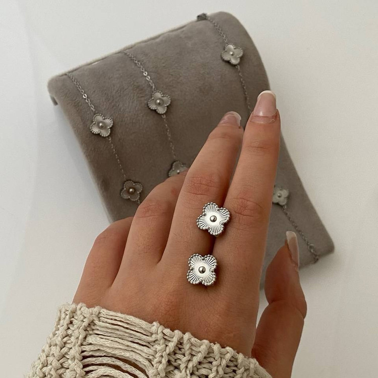 ست کامل زنانه طرح ونکلیف Van Cleef فری سایز Freesize رنگ کاملا ثابت کد tj (پس کرایه)