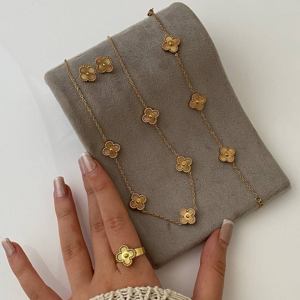 ست کامل زنانه طرح ونکلیف Van Cleef فری سایز Freesize رنگ کاملا ثابت کد tj (پس کرایه)
