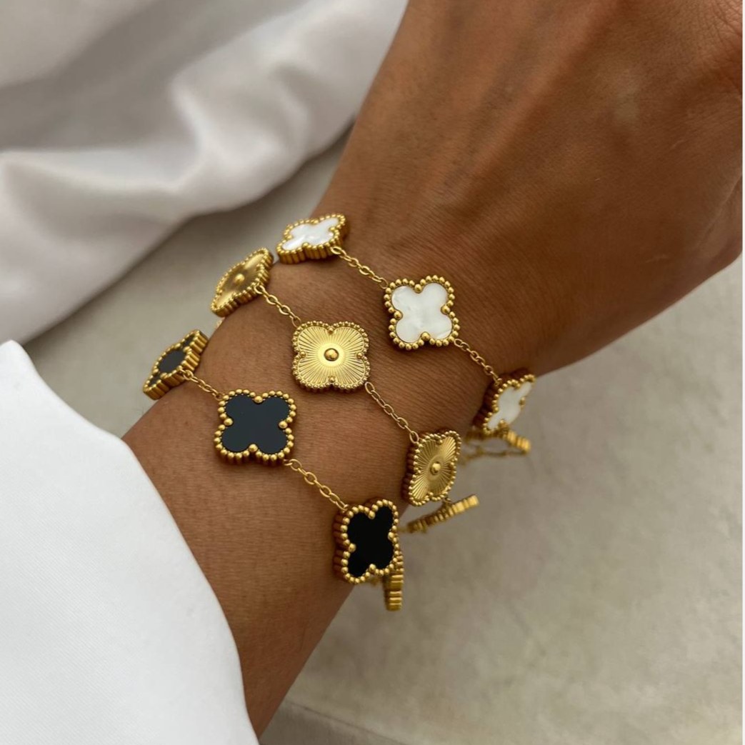 دستبند زنانه طرح ونکلیف Van Cleef فری سایز Freesize رنگ ها کاملا ثابت کد tj (پس کرایه)