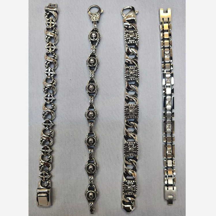 دستبند مردانه طرح کروم هارتز و کارتیه و ویتالی جنس استیل عیار 316 کیفیت عالی کد ar (پس کرایه)
