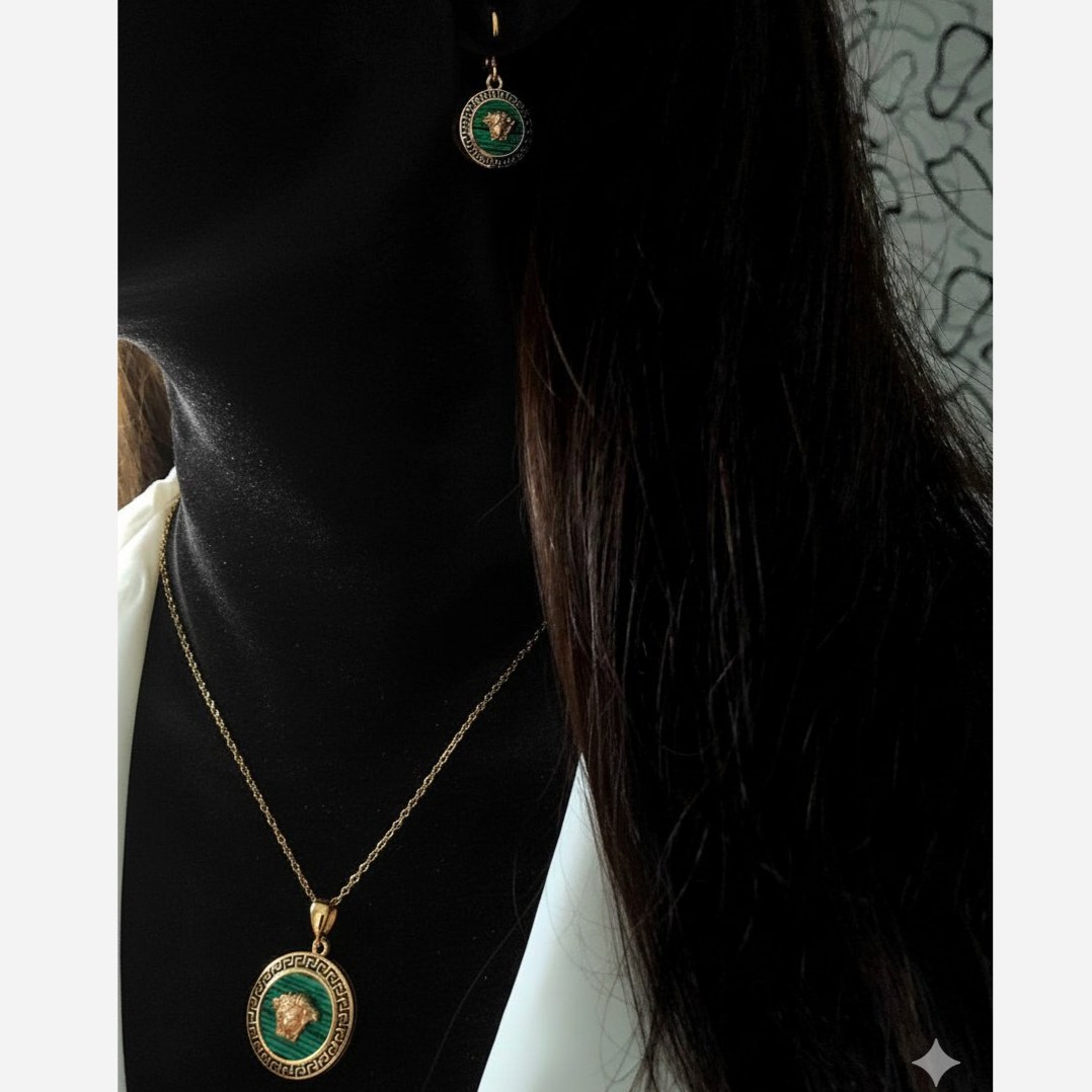 نیم ست گردنبند و گوشواره زنانه طرح ورساچه Versace رنگ کاملا ثابت کد sm (پس کرایه)