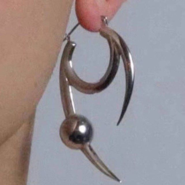 گوشواره استیل طرح مینیمال اسپورت رنگ ثابت کد sf (پس کرایه)