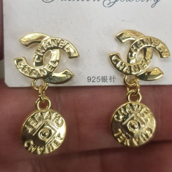 گوشواره طرح شنل Chanel آویز تنوع طرح رنگ کاملا ثابت کد bn (پس کرایه)