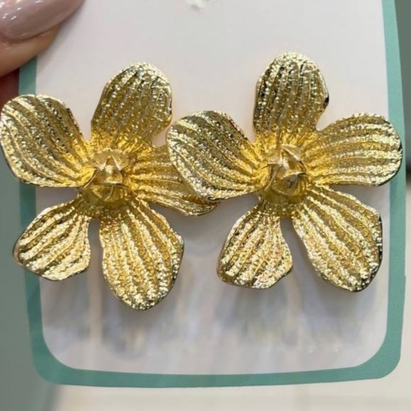 گوشواره آبکاری نقره مینیمال گل رنگ کاملا ثابت کد gy (پس کرایه)