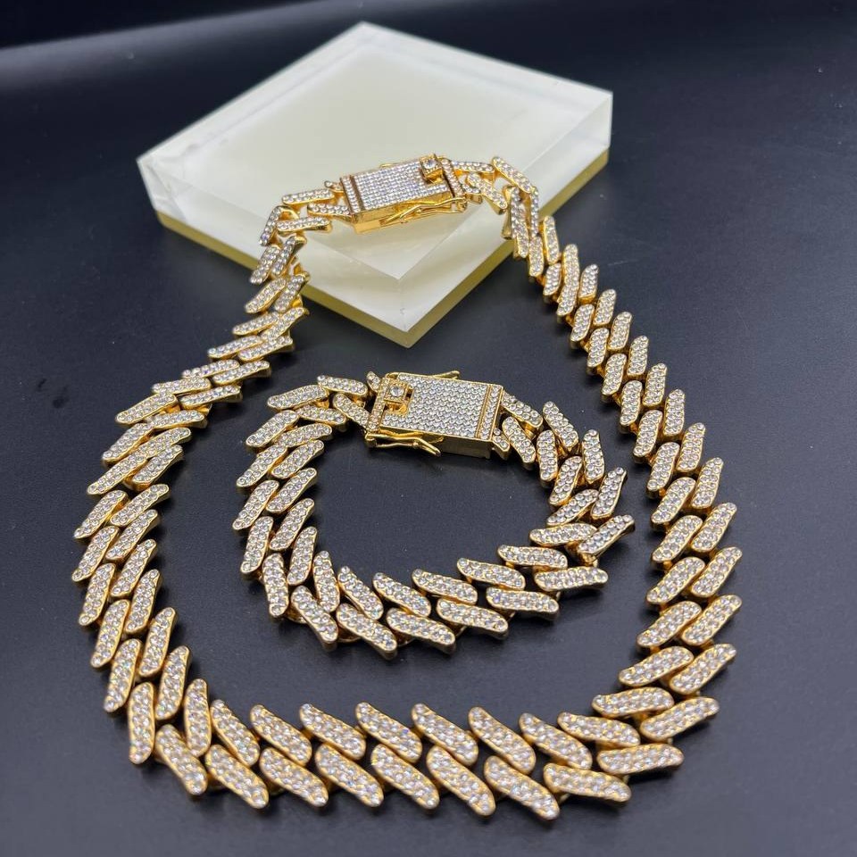 ست گردنبند و دستبند نگین جواهری فول نگین Chain رنگ طلایی و نقره ای رنگ کاملا ثابت کد el (پس کرایه)