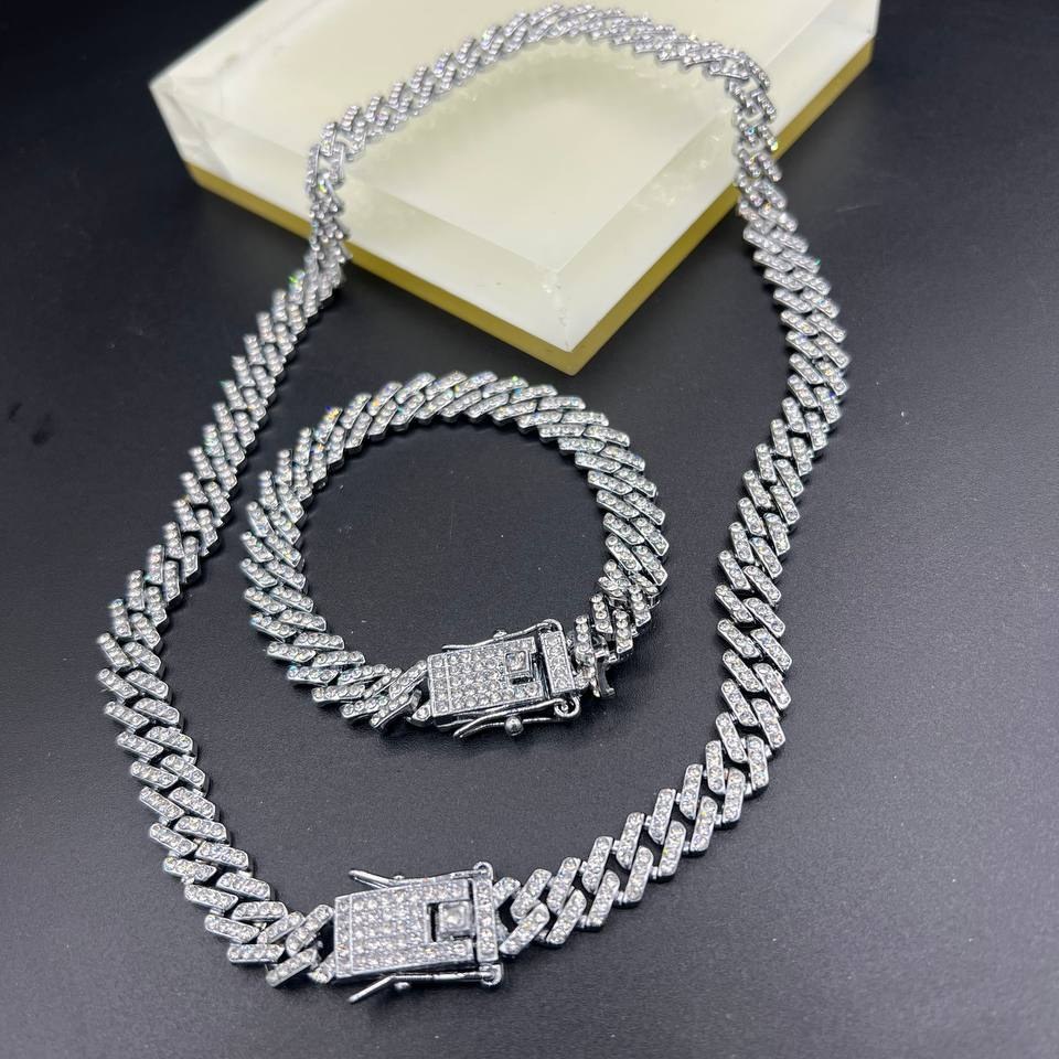ست گردنبند و دستبند نگین جواهری فول نگین طرح کج راه طلایی و نقره ای بلند رنگ کاملا ثابت کد el (پس کرایه)