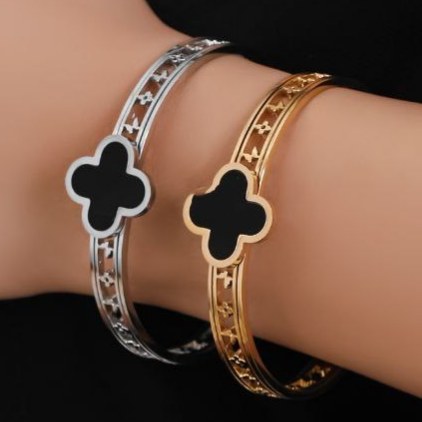 دستبند النگویی استیل طرح گل ونکلیف Vancleef در دو رنگ رنگ کاملا ثابت کد mp (پس کرایه)