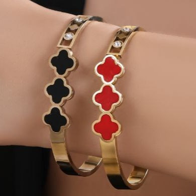 دستبند النگویی استیل طرح سه گل ونکلیف Vancleef رنگ کاملا ثابت کد mp (پس کرایه)
