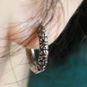 گوشواره استیل حلقه ای گل رنگ ثابت کد sf (پس کرایه)
