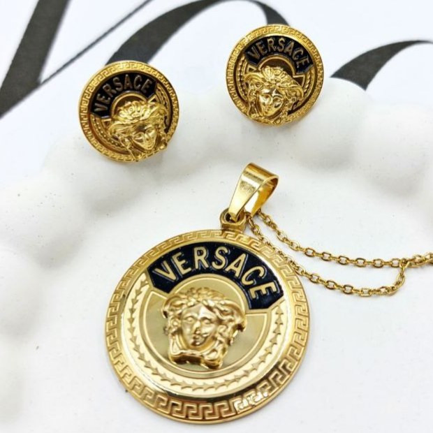 نیم ست گردنبند و گوشواره استیل زنانه طرح ورساچ Versace تنوع طرح رنگ کاملا ثابت کد mp (پس کرایه)