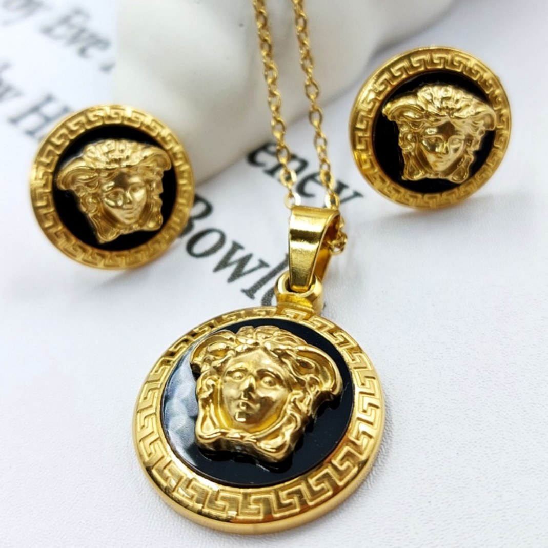 نیم ست گردنبند و گوشواره استیل زنانه طرح ورساچ Versace رنگ کاملا ثابت کد mp (پس کرایه)