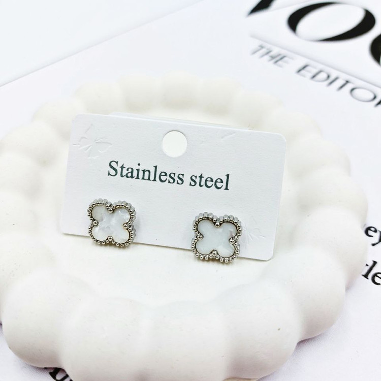 گوشواره استیل زنانه طرح گل ونکلیف Vancleef تنوع رنگ رنگ کاملا ثابت کد mp (پس کرایه)