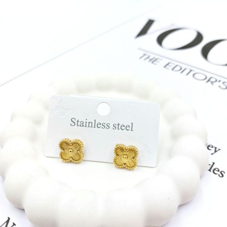 گوشواره استیل زنانه طرح گل ونکلیف Vancleef تنوع رنگ رنگ کاملا ثابت کد mp (پس کرایه)