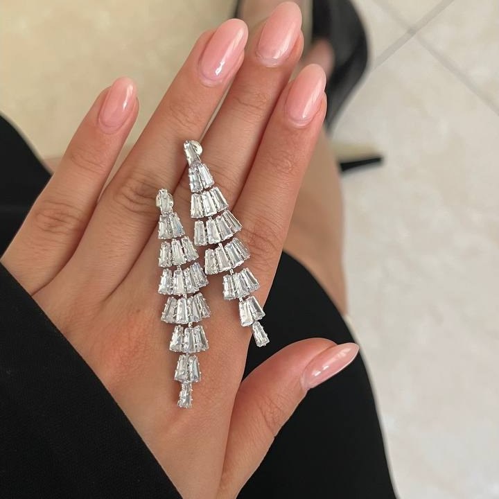 گوشواره زنانه طرح آویز نگین و مروارید تنوع طرح رنگ کاملا ثابت کد tj (پس کرایه)
