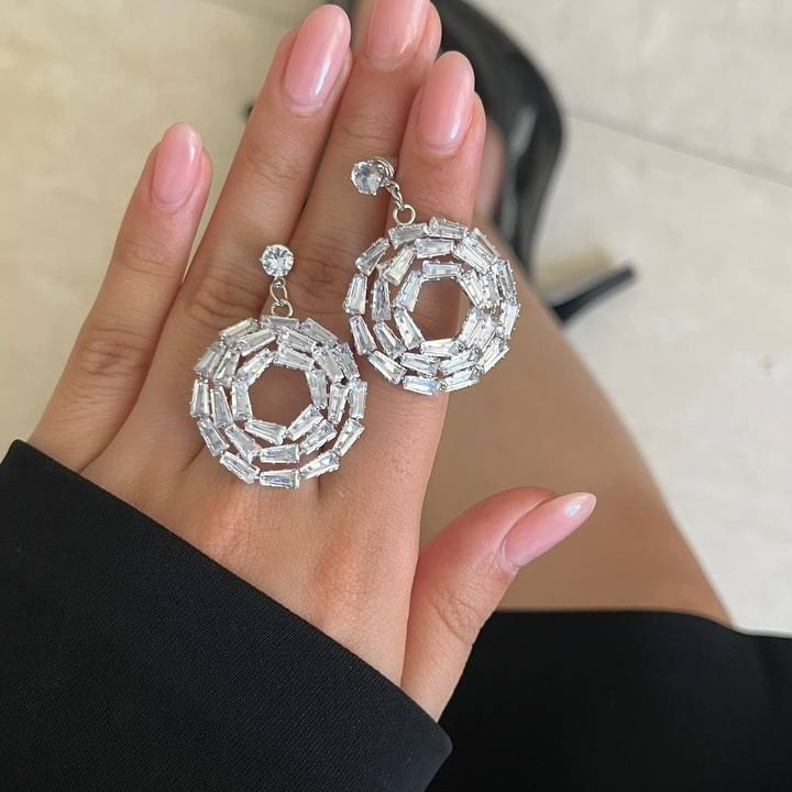 گوشواره زنانه طرح آویز نگین و مروارید تنوع طرح رنگ کاملا ثابت کد tj (پس کرایه)