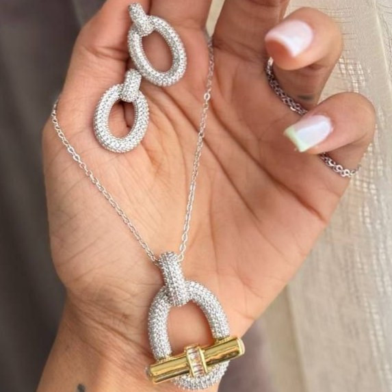 نیم ست گردنبند و گوشواره نگین جواهری طرح هرمس Hermes رنگ کاملا ثابت کد sm (پس کرایه)