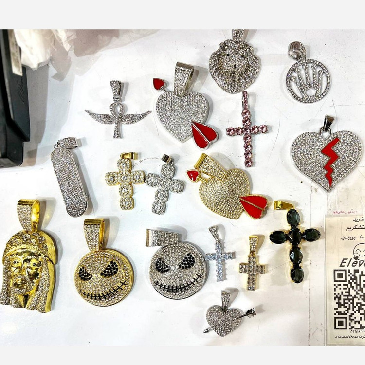 گردنبند و آویز پلاک جواهری فول نگین تنوع طرح رنگ کاملا ثابت کد el (پس کرایه)