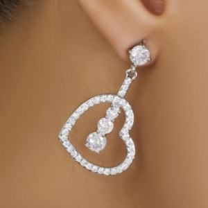 گوشواره جواهری نگین کاری طرح قلب کج رنگ کاملا ثابت کد mp (پس کرایه)