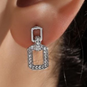 گوشواره جواهری نگین کاری طرح آویز مربع نگینی رنگ کاملا ثابت کد mp (پس کرایه)