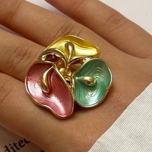 انگشتر میناکاری زنانه طرح گل سه رنگ freesize تنوع رنگ رنگ ثابت کد sm (پس کرایه)