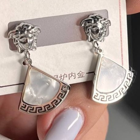 گوشواره استیل زنانه طرح ورساچ Versace رنگ ثابت کد tk (پس کرایه)
