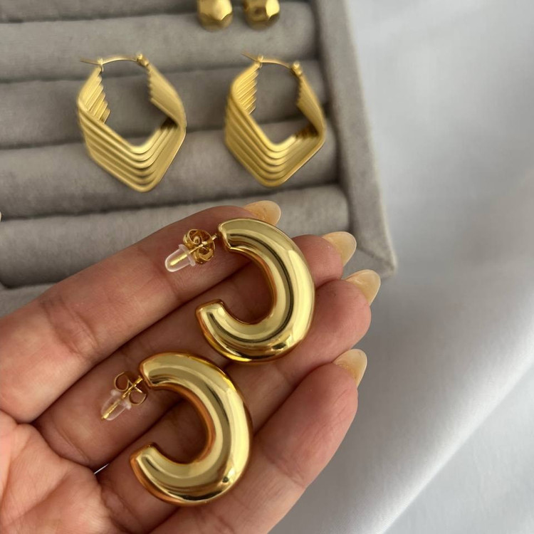گوشواره استیل زنانه طرح لوزی تنوع طرح رنگ ثابت کد tj (پس کرایه)