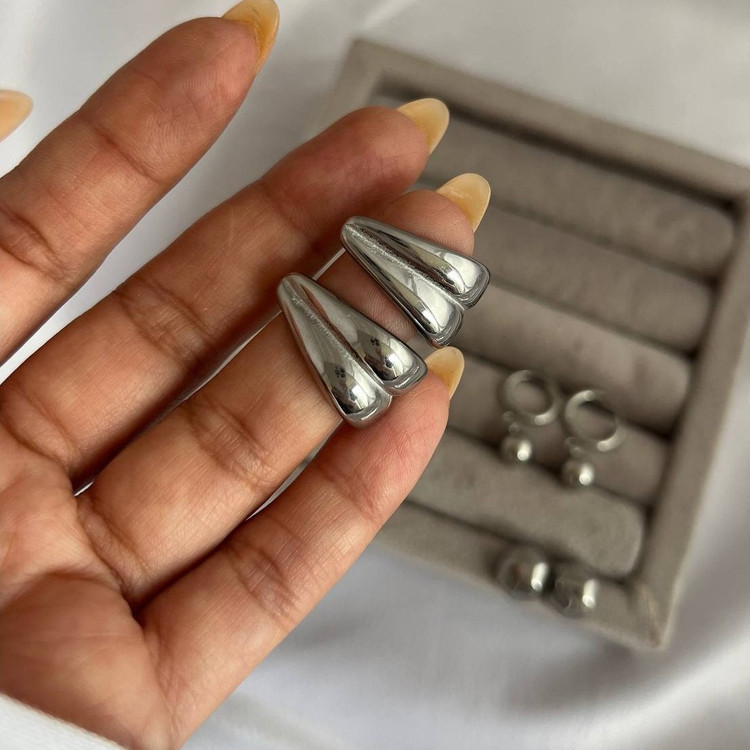گوشواره استیل زنانه طرح گوی آویز حلقه ای تنوع طرح رنگ ثابت کد tj (پس کرایه)