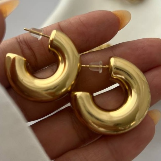 گوشواره استیل زنانه طرح مینیمال نیم حلقه تنوع طرح رنگ ثابت و ضد حساسیت کد tj (پس کرایه)