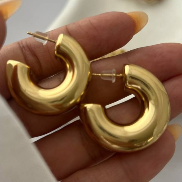 گوشواره استیل زنانه طرح مینیمال نیم حلقه تنوع طرح رنگ ثابت و ضد حساسیت کد tj (پس کرایه)