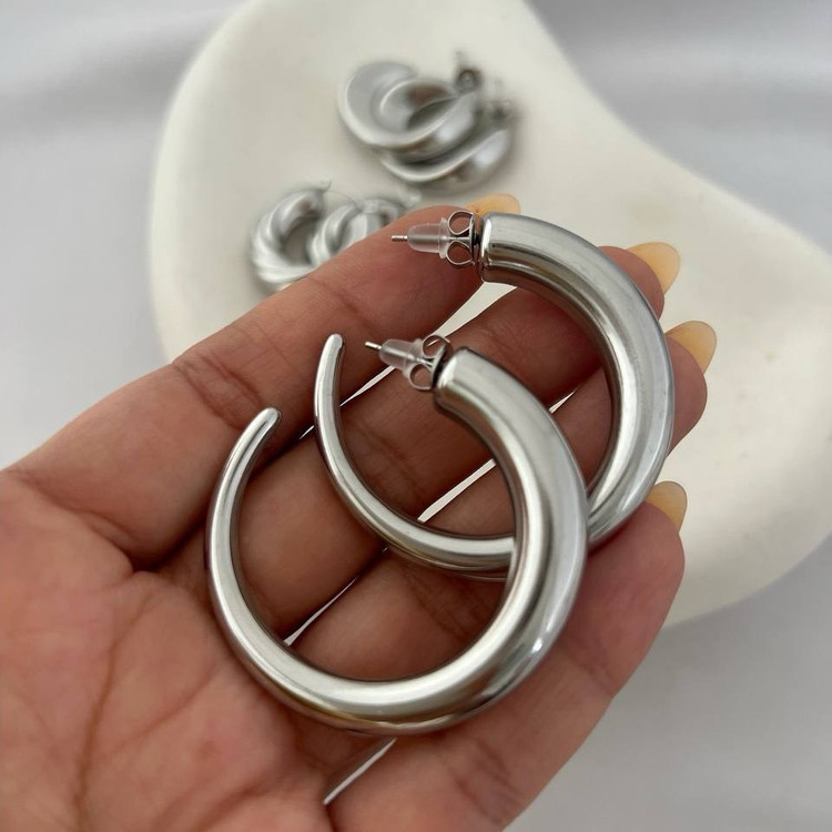 گوشواره استیل زنانه طرح حلقه ای تنوع طرح رنگ ثابت و ضد حساسیت کد tj (پس کرایه)