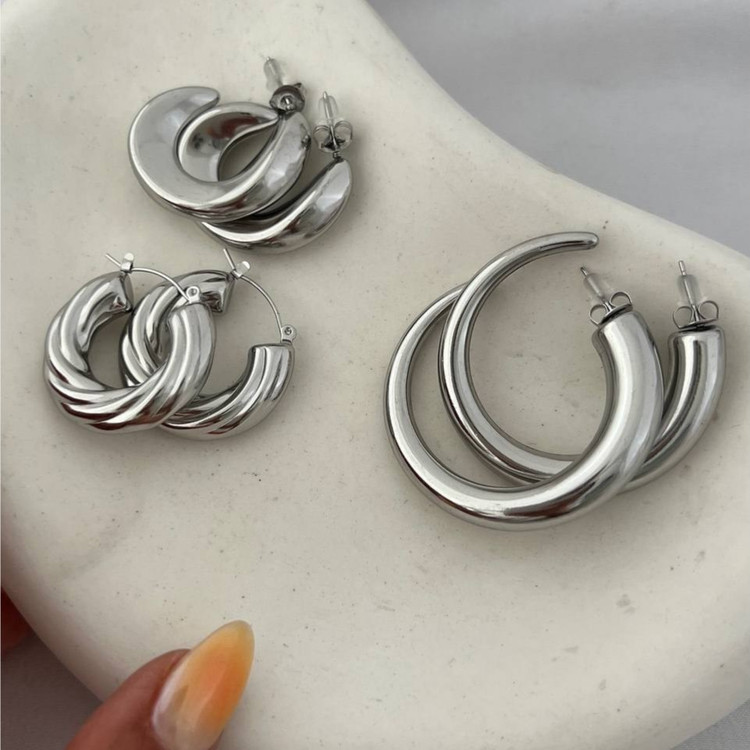 گوشواره استیل زنانه طرح حلقه ای تنوع طرح رنگ ثابت و ضد حساسیت کد tj (پس کرایه)