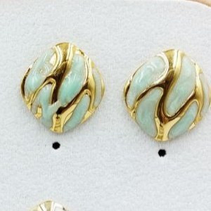گوشواره میناکاری زنانه طرح لوزی تنوع طرح رنگبندی رنگ ثابت کد mp (پس کرایه)
